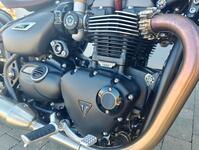 TRIUMPH Bobber