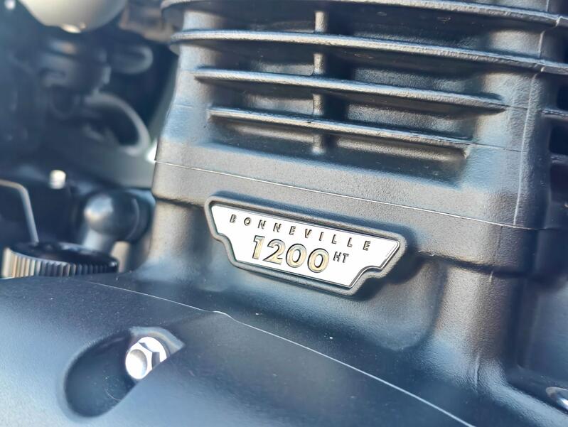 TRIUMPH Bobber