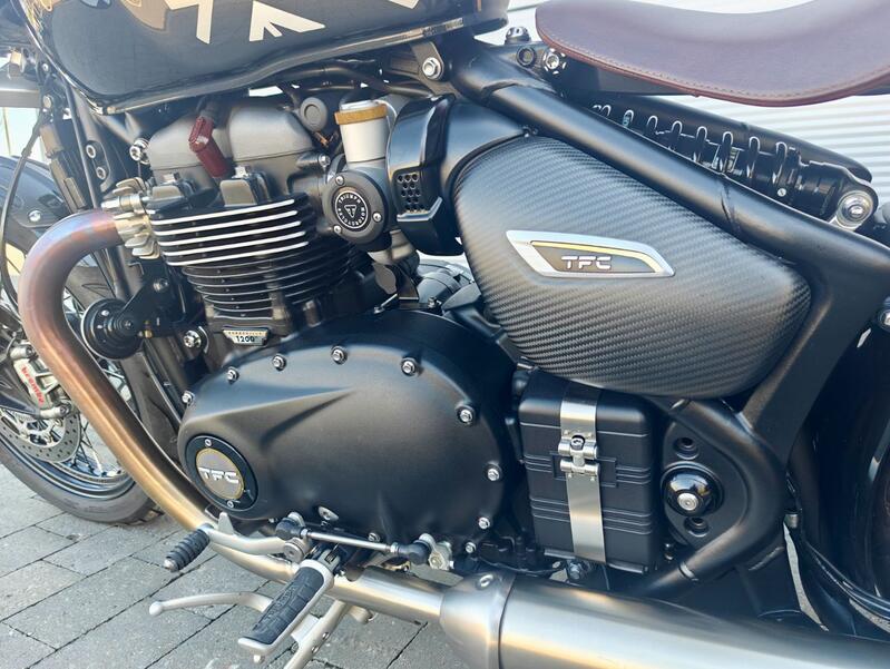 TRIUMPH Bobber