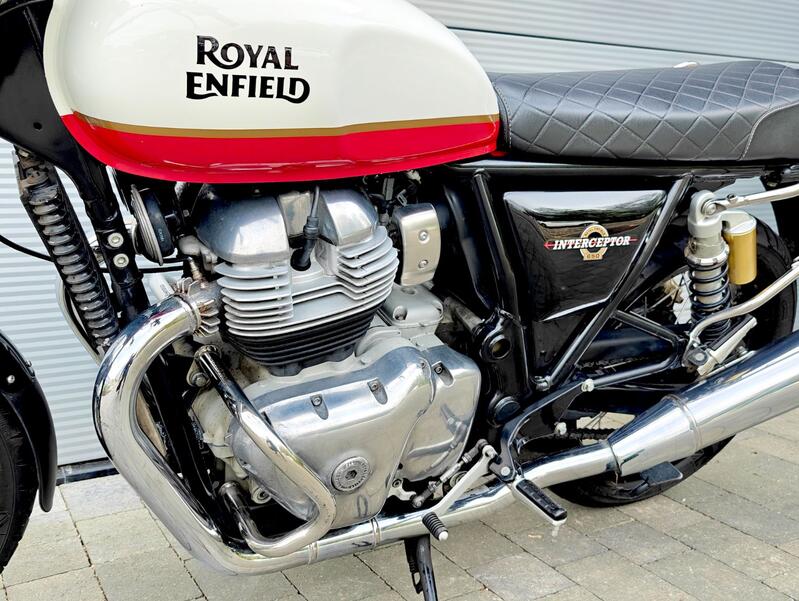 ROYAL ENFIELD INTERCEPTOR