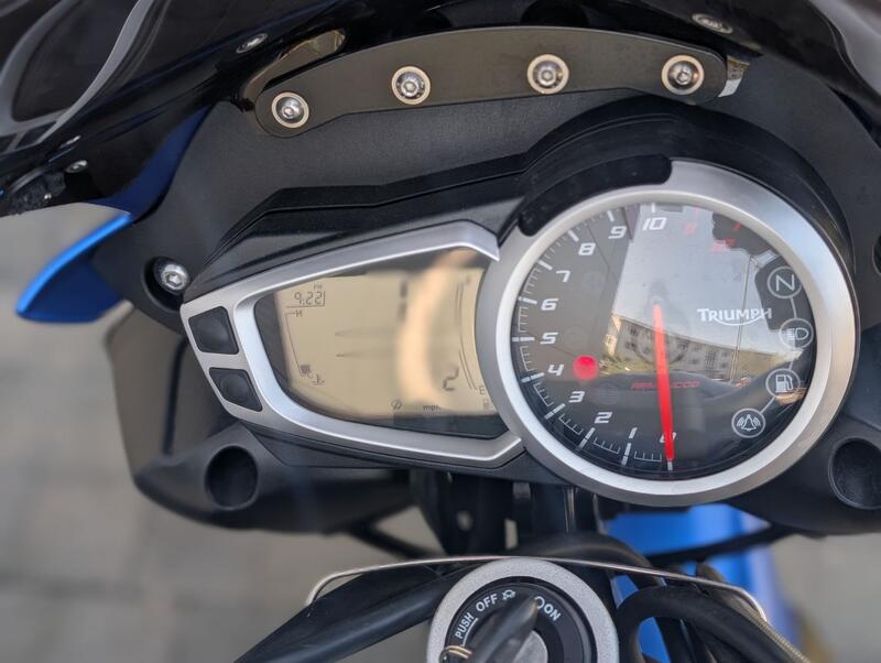 TRIUMPH SPEED TRIPLE 1050