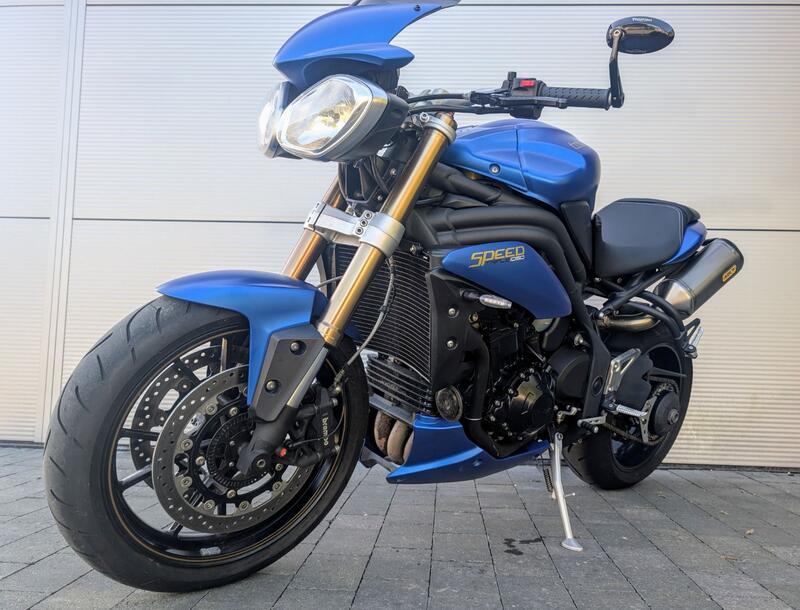 TRIUMPH SPEED TRIPLE 1050