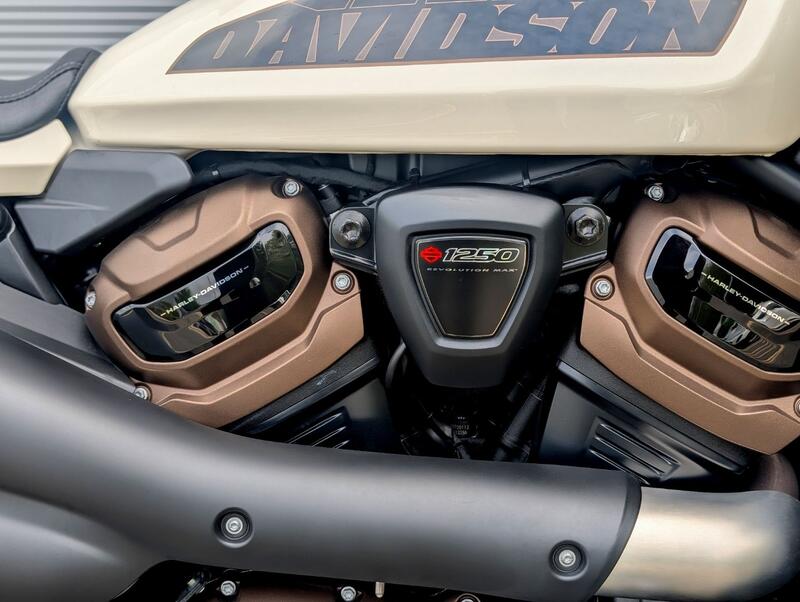 HARLEY-DAVIDSON Sportster