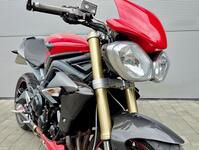 TRIUMPH STREET TRIPLE 675