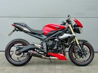 TRIUMPH STREET TRIPLE 675