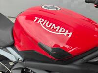 TRIUMPH STREET TRIPLE 675