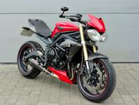 TRIUMPH STREET TRIPLE 675