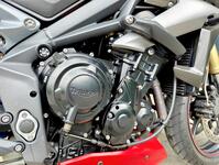TRIUMPH STREET TRIPLE 675