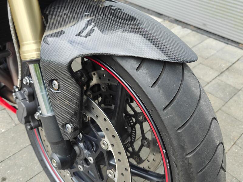TRIUMPH STREET TRIPLE 675