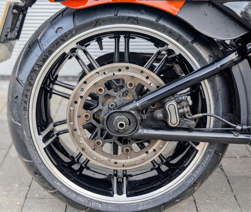 HARLEY-DAVIDSON Softail