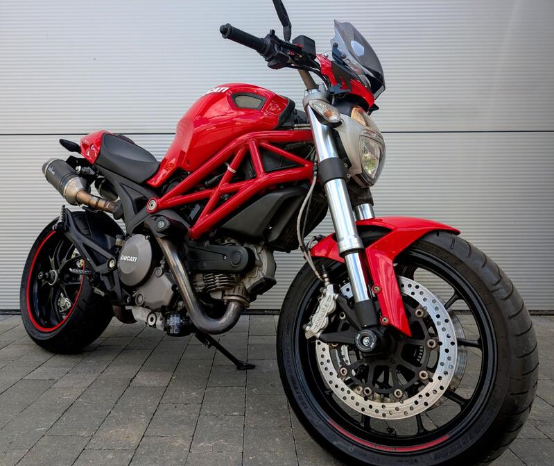 DUCATI MONSTER 796