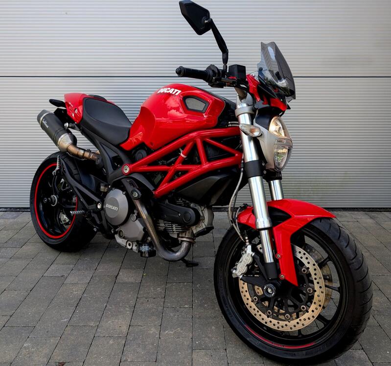 DUCATI MONSTER 796