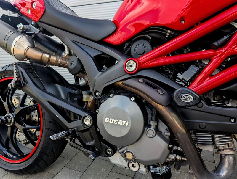 DUCATI MONSTER 796