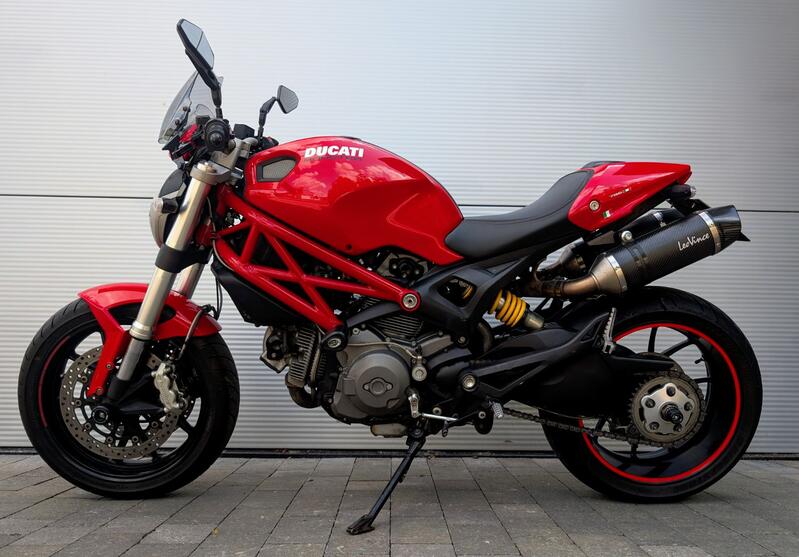 DUCATI MONSTER 796
