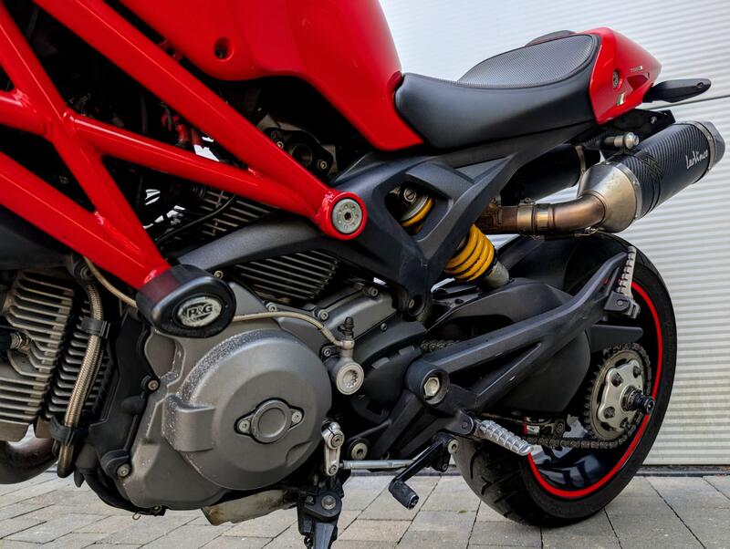 DUCATI MONSTER 796