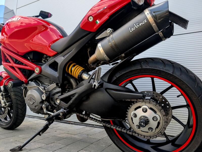 DUCATI MONSTER 796