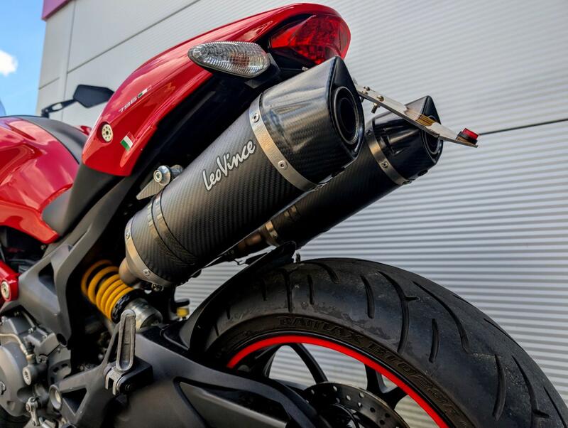 DUCATI MONSTER 796