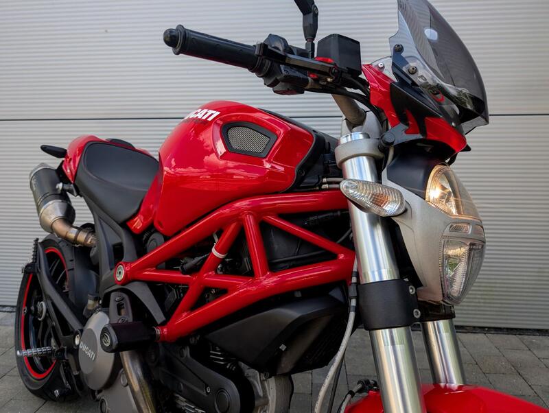 DUCATI MONSTER 796
