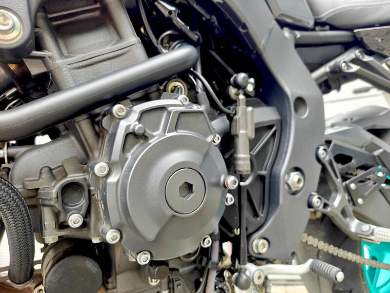 YAMAHA MT-10