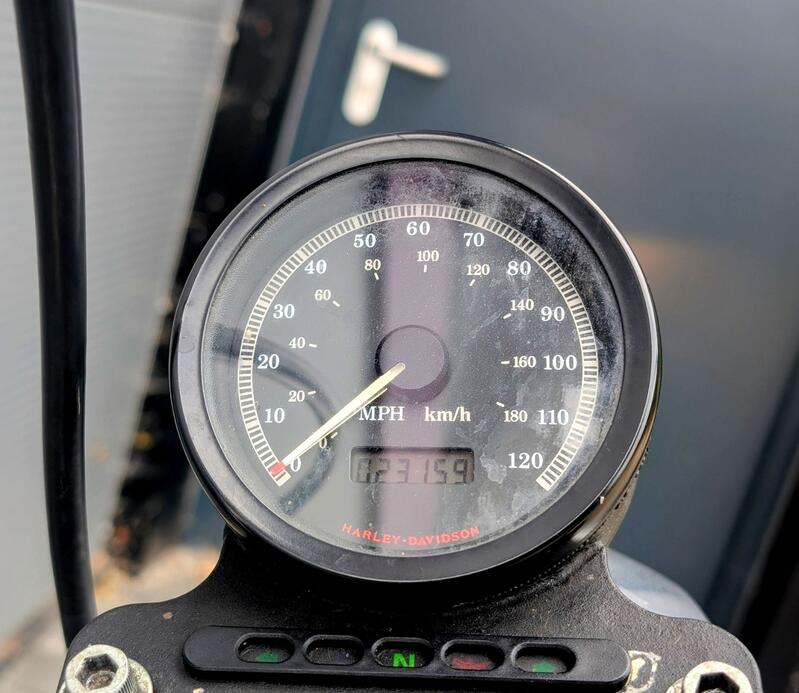 HARLEY-DAVIDSON Sportster