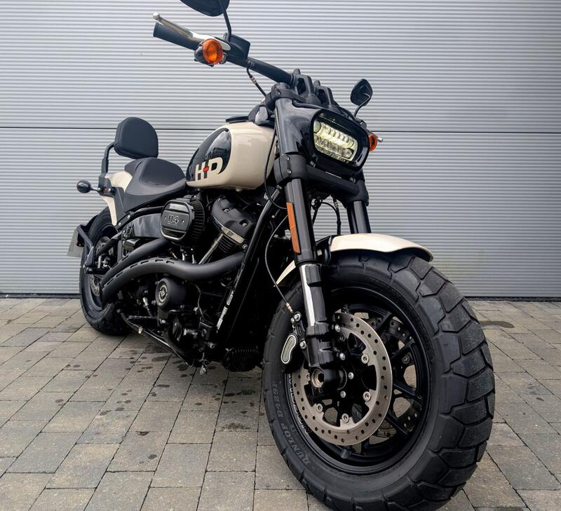 HARLEY-DAVIDSON Dyna