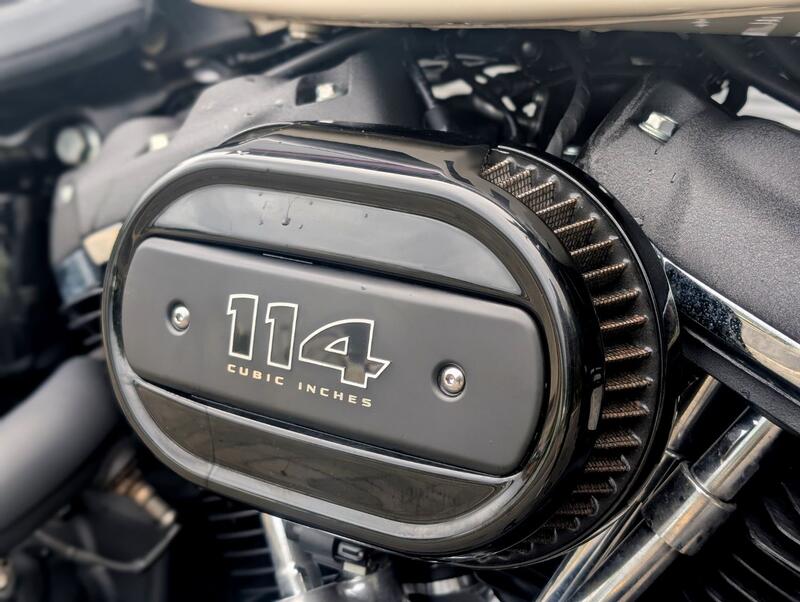 HARLEY-DAVIDSON Dyna