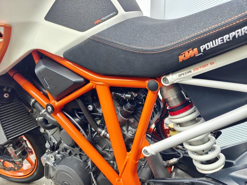 KTM 1290 SUPER DUKE R