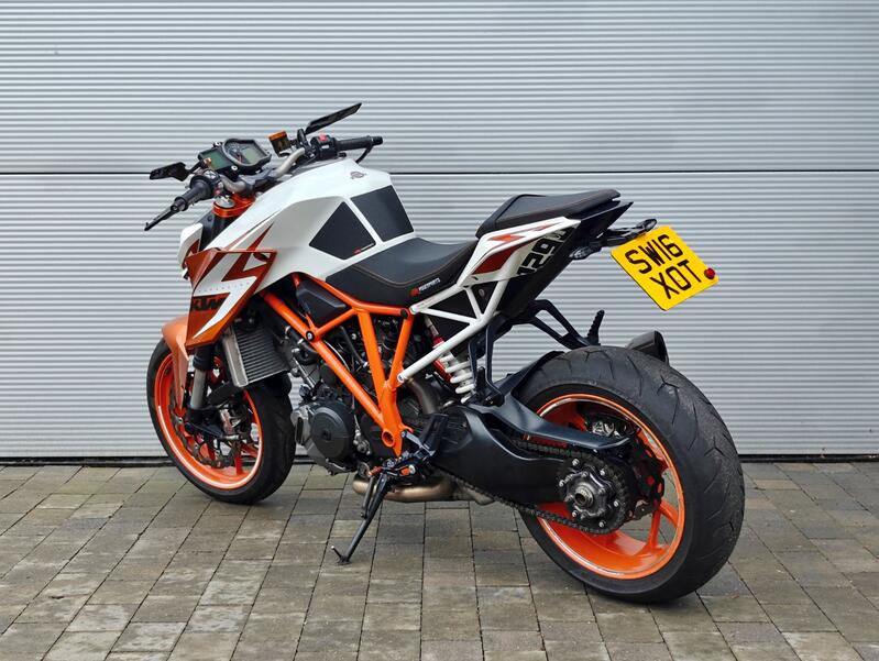KTM 1290 SUPER DUKE R