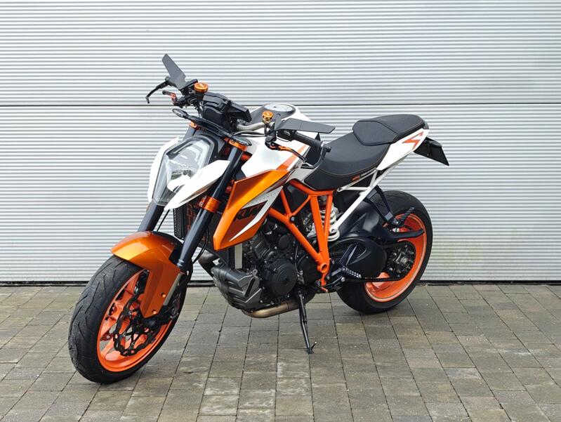 KTM 1290 SUPER DUKE R
