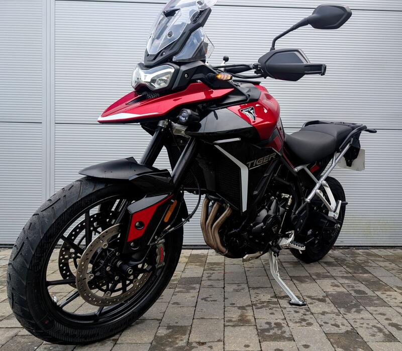 TRIUMPH TIGER 900