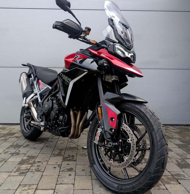 TRIUMPH TIGER 900