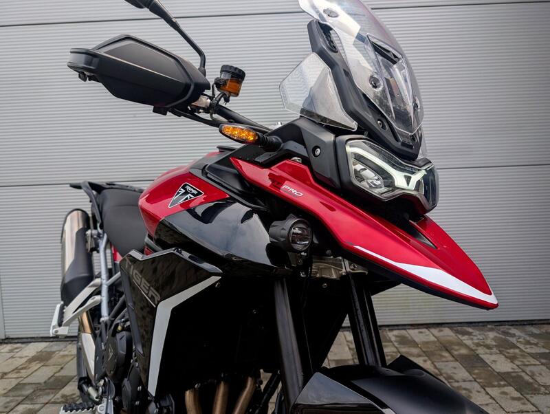 TRIUMPH TIGER 900
