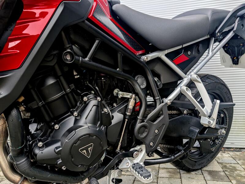 TRIUMPH TIGER 900