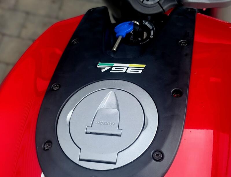 DUCATI MONSTER 796