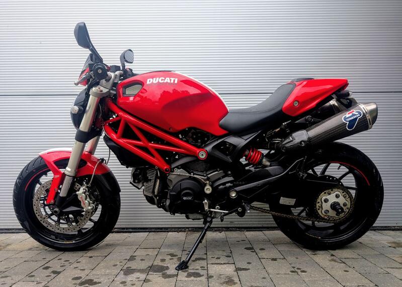 DUCATI MONSTER 796