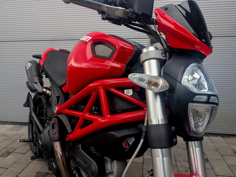 DUCATI MONSTER 796