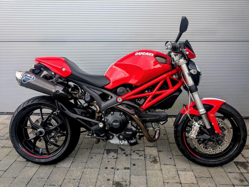 DUCATI MONSTER 796