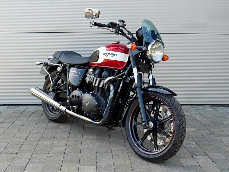 TRIUMPH BONNEVILLE NEWCHURCH