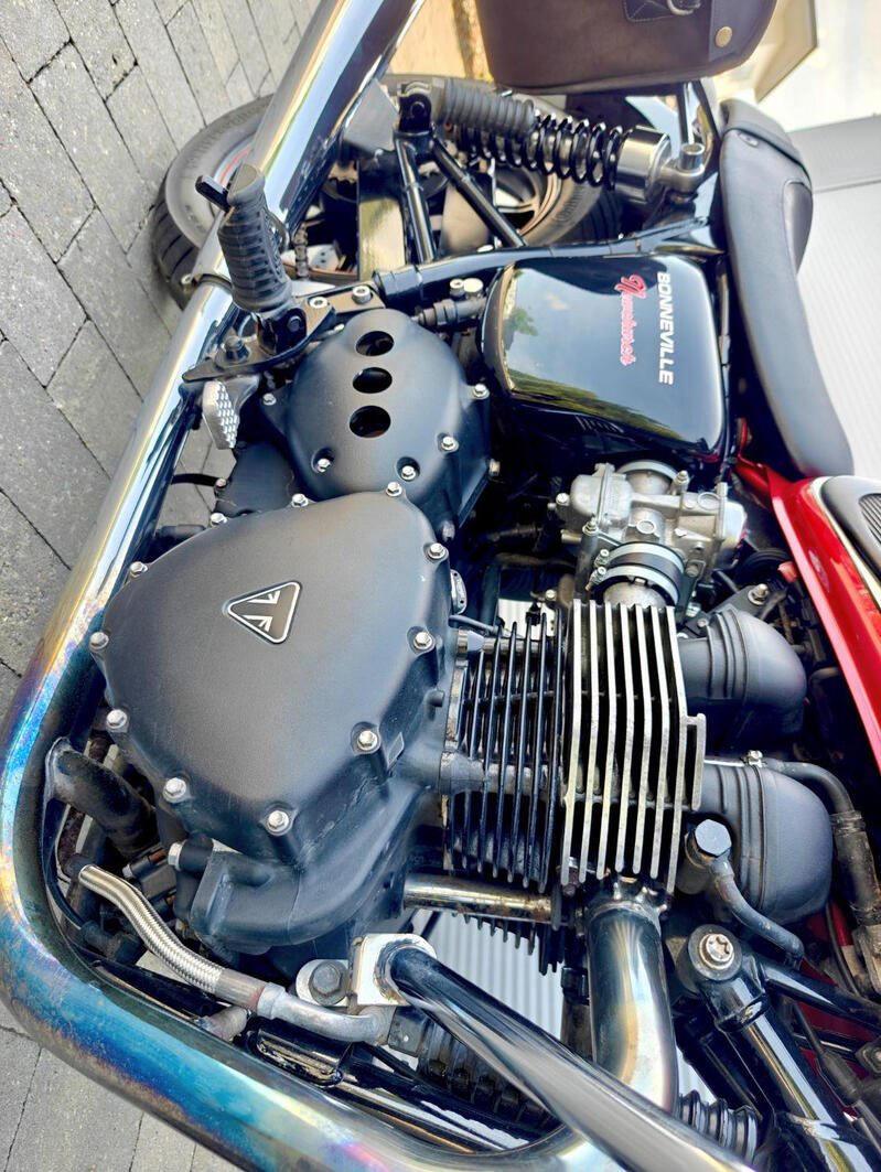 TRIUMPH BONNEVILLE NEWCHURCH