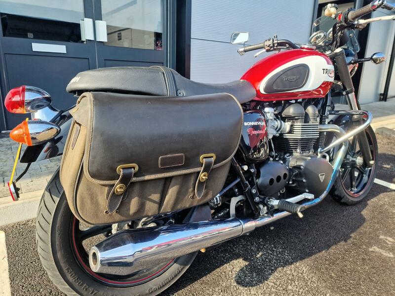TRIUMPH BONNEVILLE NEWCHURCH