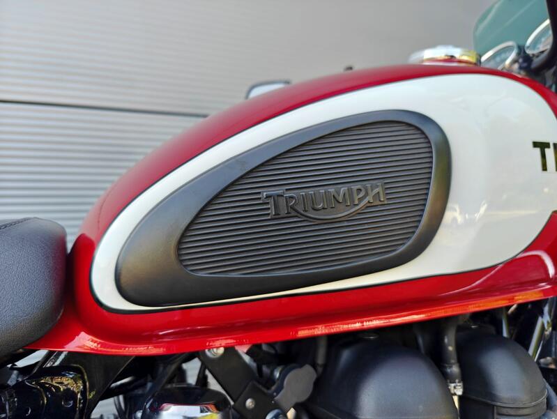 TRIUMPH BONNEVILLE NEWCHURCH