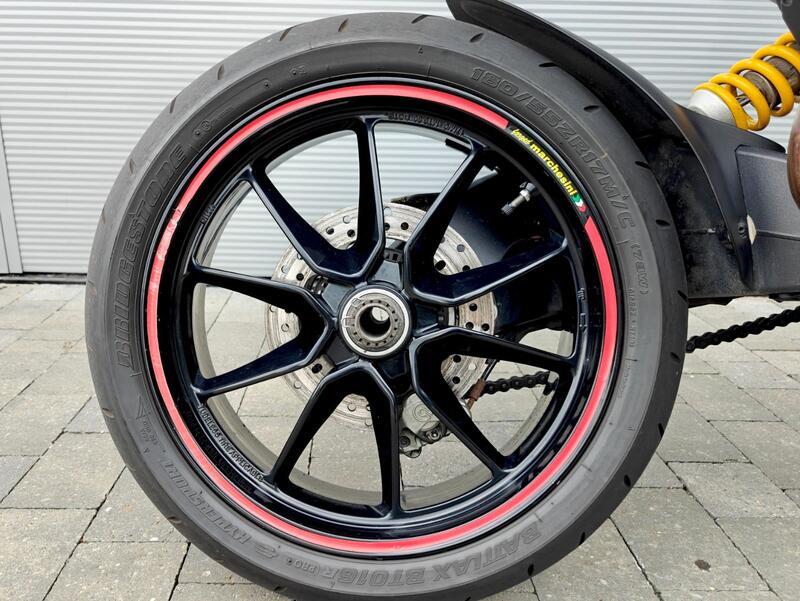 DUCATI Hypermotard