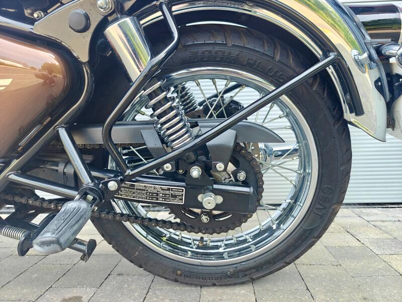 ROYAL ENFIELD CLASSIC CHROME