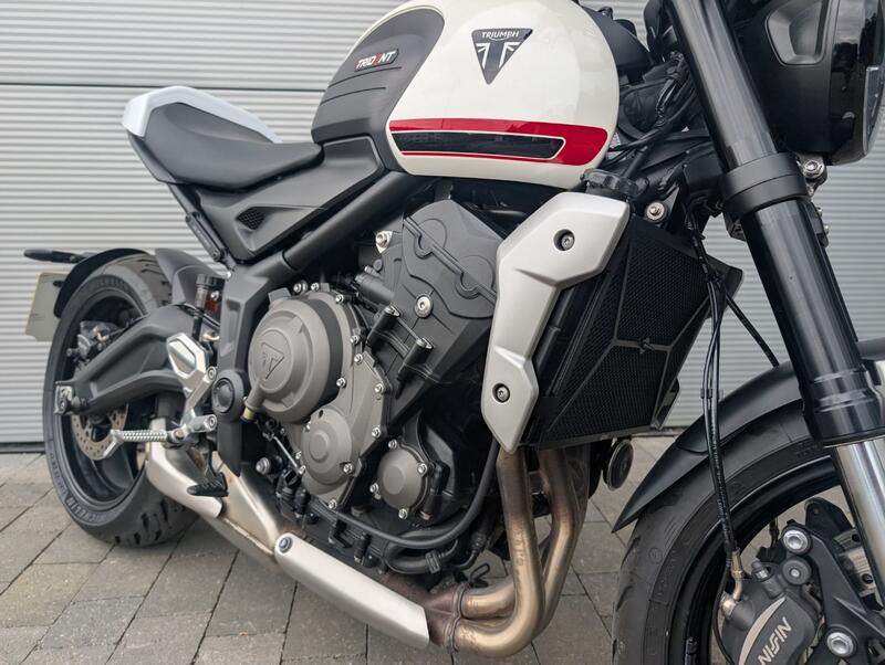 TRIUMPH Trident