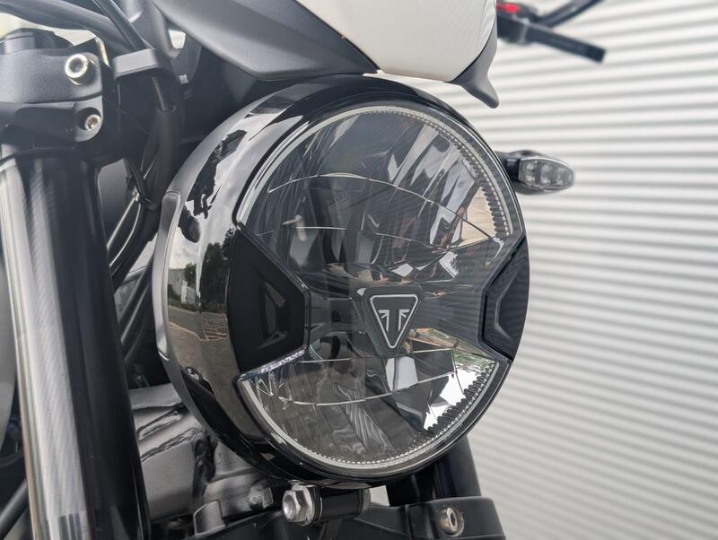TRIUMPH Trident