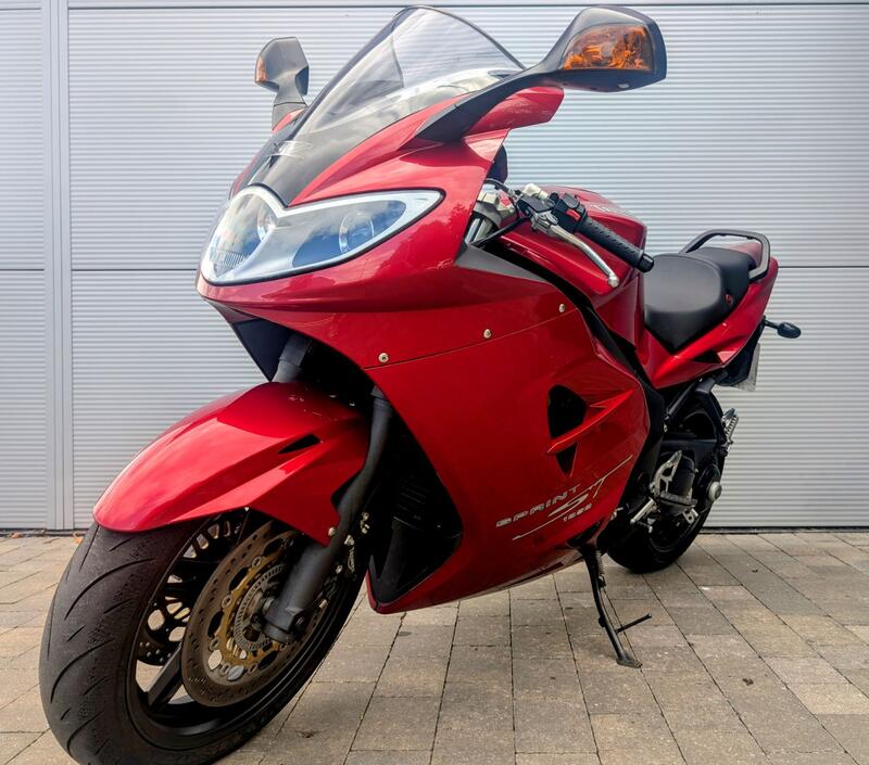 TRIUMPH SPRINT ST 1050