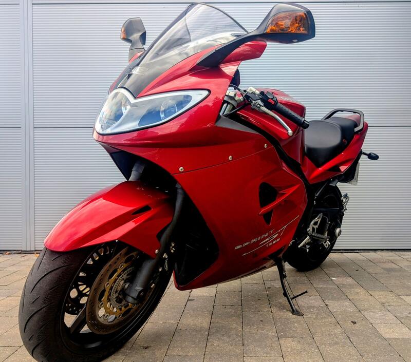 TRIUMPH SPRINT ST 1050