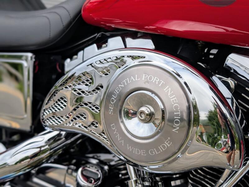 HARLEY-DAVIDSON Dyna