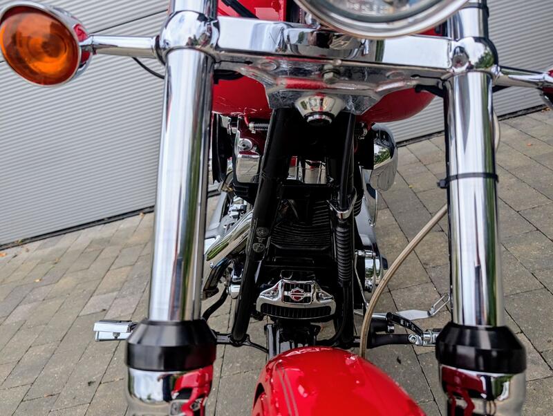 HARLEY-DAVIDSON Dyna
