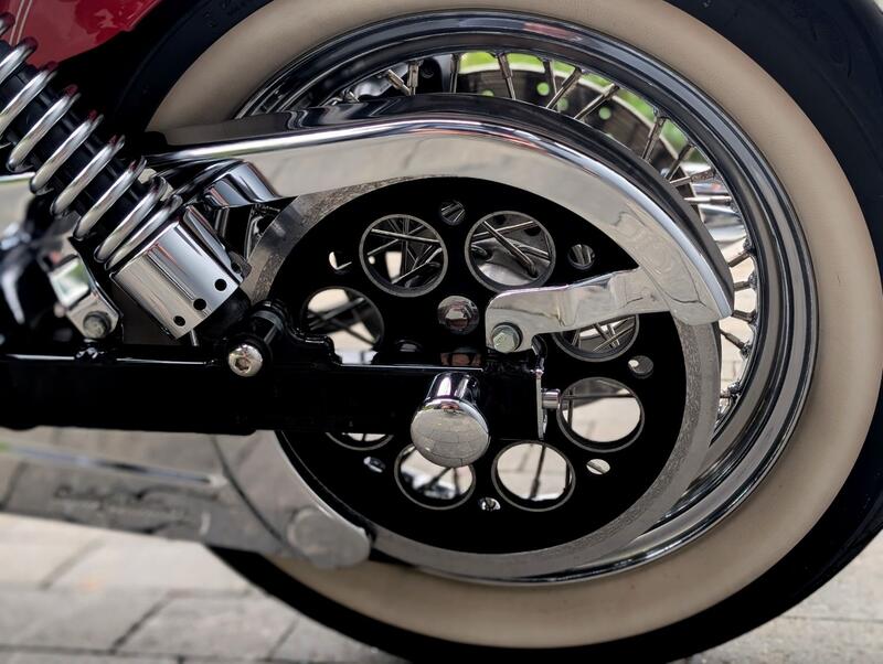 HARLEY-DAVIDSON Dyna